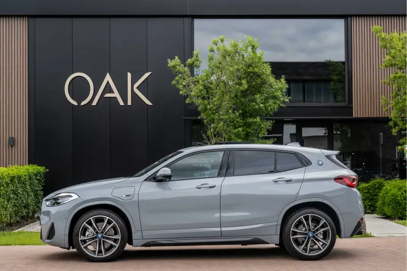 BMW X2 xDrive25e | M-Sport | Navigatie | Panorama | Head-Up | Half Leder | ACC | Camera | 19"LM | M Brooklyn Grau 2022 leasen bij DreamLease: foto 1