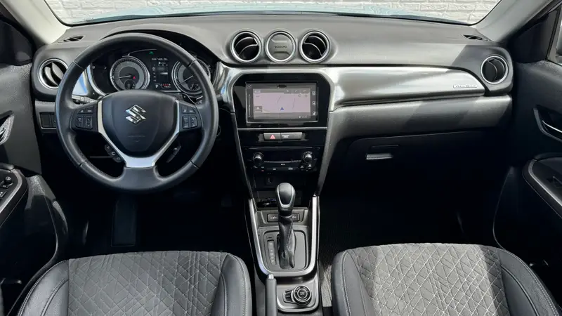 Suzuki Vitara 1.5 Hybrid Style AllGrip Pano Camera Carplay Adaptive Cruise Navi Stoelverw 2023 leasen bij DreamLease: foto 2