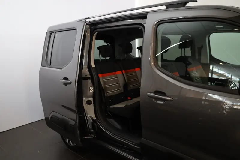 Citroën Berlingo PT 130 Shine XTR Automaat-8 2019 leasen bij DreamLease: foto 2