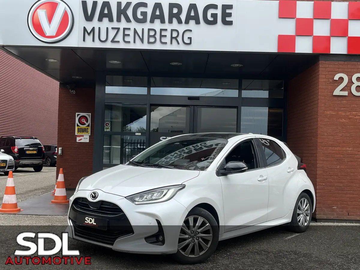 Toyota Yaris 1.5 Hybrid Homura Plus // PANORAMADAK!! // ADAPTIVE CRUISE // CAMERA // CLIMA // HALF LEDER // HEAD UP DISPLAY //: foto 1