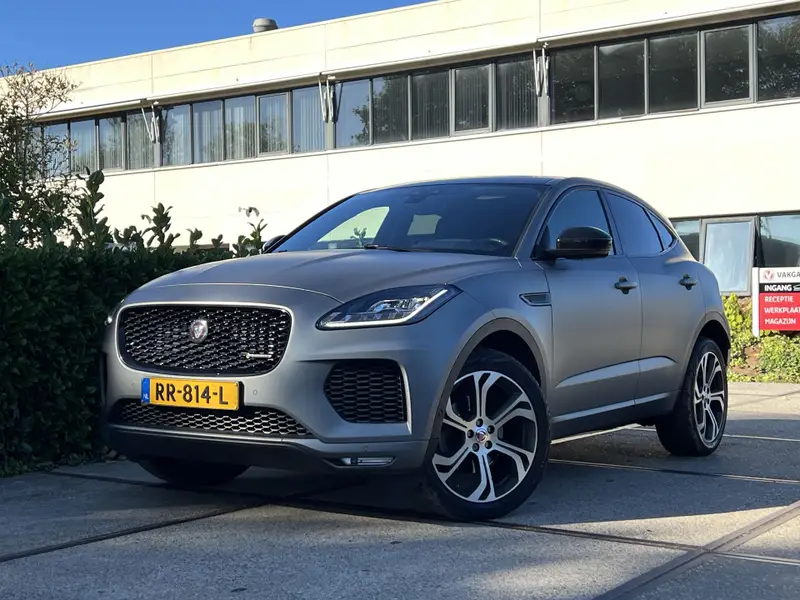 Jaguar E-PACE 2.0 D180 AWD First Edition 2018 leasen bij DreamLease: foto 1