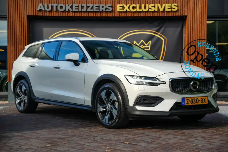 Volvo V60 Cross Country 2.0 B5 AWD Pro 2021 leasen bij DreamLease: foto 1