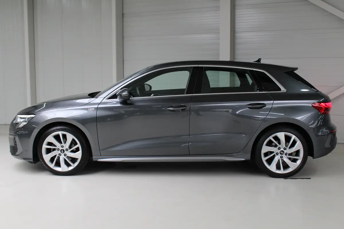 Audi A3 Sportback 35 TFSI S edition: foto 2