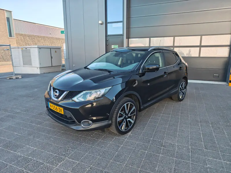 Nissan QASHQAI 1.2 Tekna,360Camera,Panoramdak,Trekhaak,Lederen bekleding,PDC,Nieuwe apk bij aflevering 2015 leasen bij DreamLease: foto 1