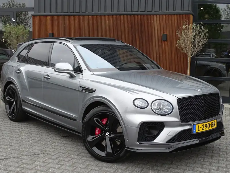 Bentley Bentayga 4.0 V8 550PK TwinTurbo / NAIM / diamanten / carbon / 22'' black 2020 leasen bij DreamLease: foto 2