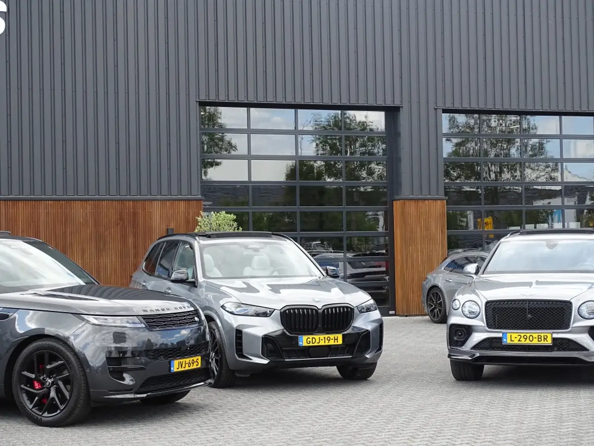Bentley Bentayga 4.0 V8 550PK TwinTurbo / NAIM / diamanten / carbon / 22'' black: foto 79