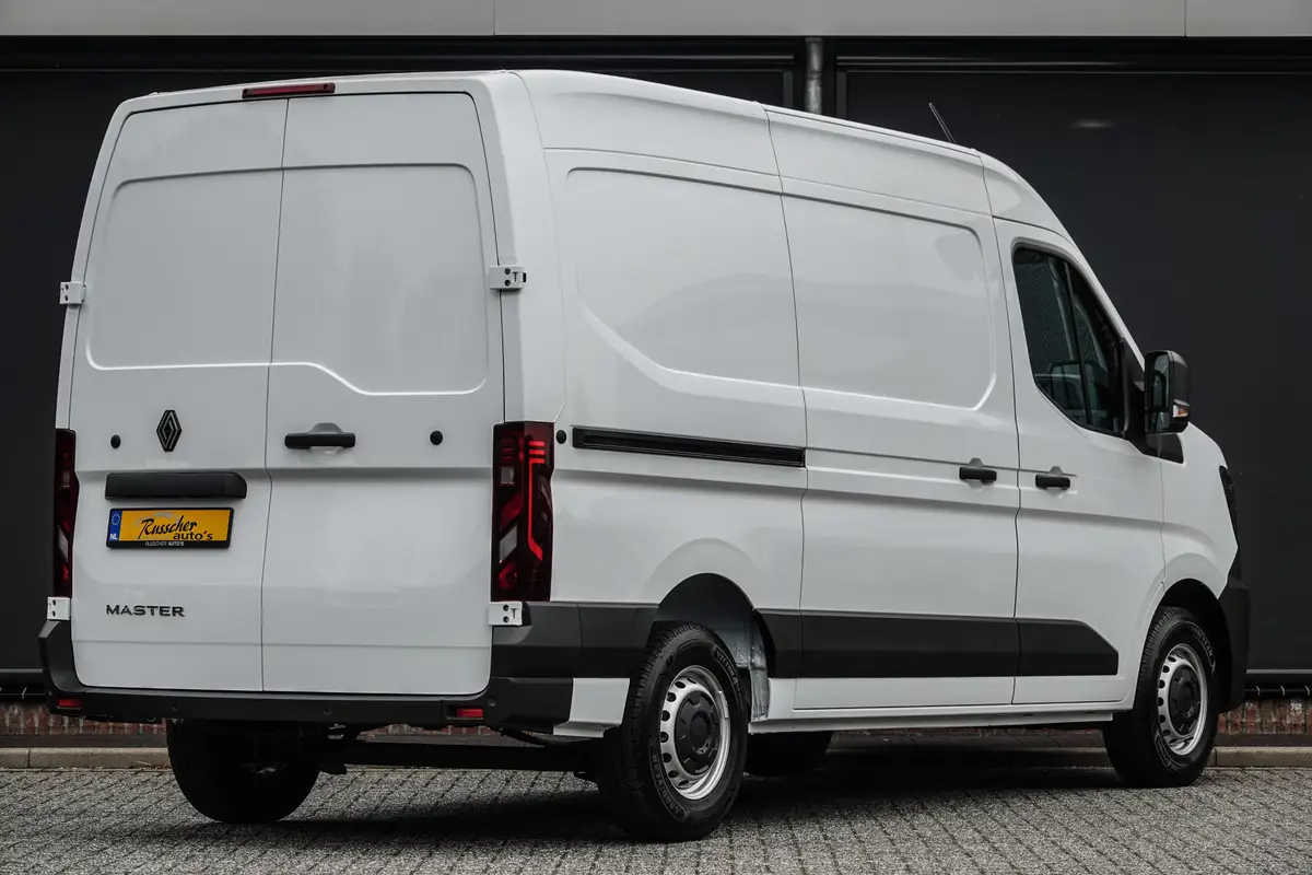 Renault Master T35 | L2H2 | 2.0Dci 150Pk | Stoel-Bank | 3.500Kg Trekgewicht | Parkeersensoren | Laadruimte betimmering | LED: foto 2