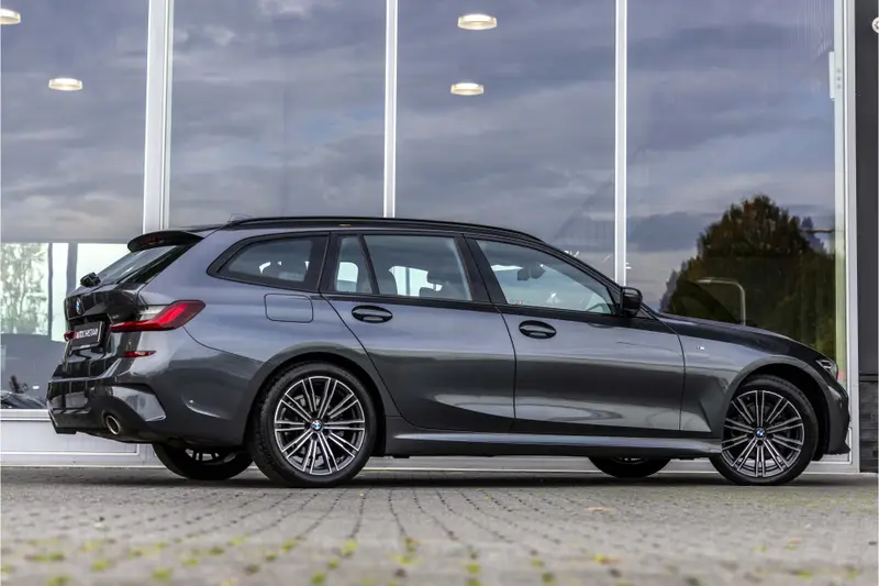 BMW 3 Serie Touring 320i M-Sport 2022 leasen bij DreamLease: foto 2