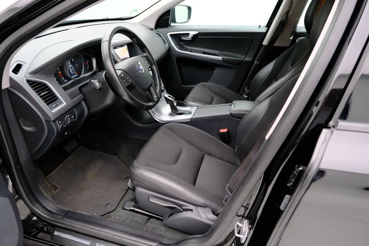 Volvo XC60 2.0 D3 FWD Polar Aut. Xenon|Half Leder|PDC|Navi|LMV: foto 2