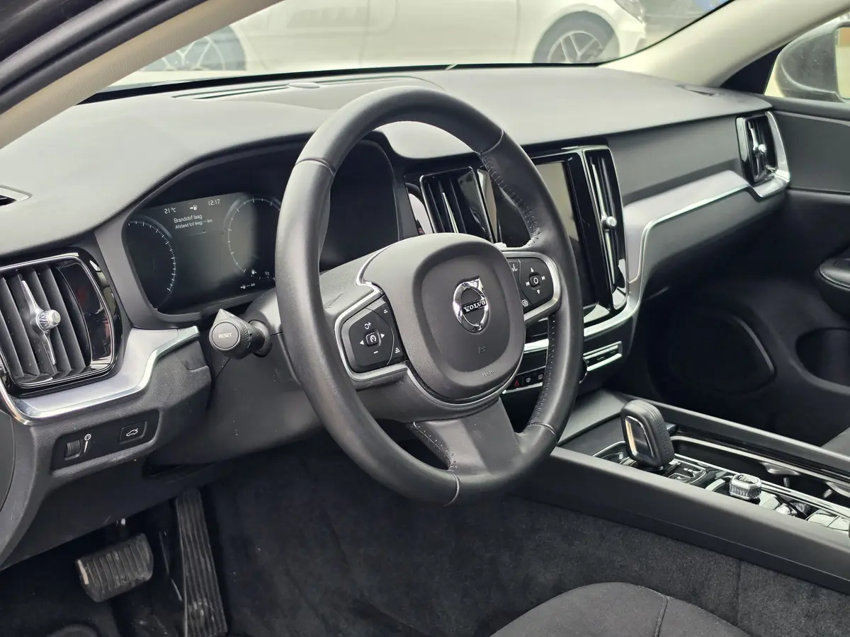 Volvo V60 2.0 B3 Business Pro: foto 2