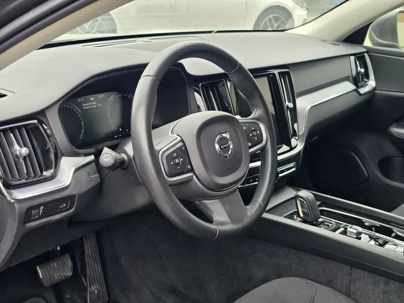Volvo V60 2.0 B3 Business Pro 2021 leasen bij DreamLease: foto 2