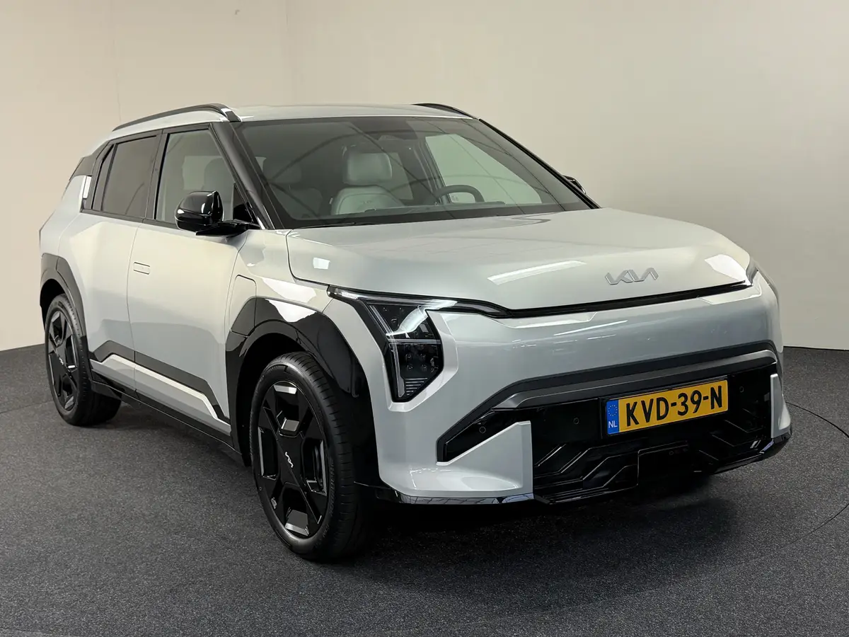 Kia EV3 GT-PlusLine 81.4 kWh 204 PK direct leverbaar en rijklaar!!: foto 2