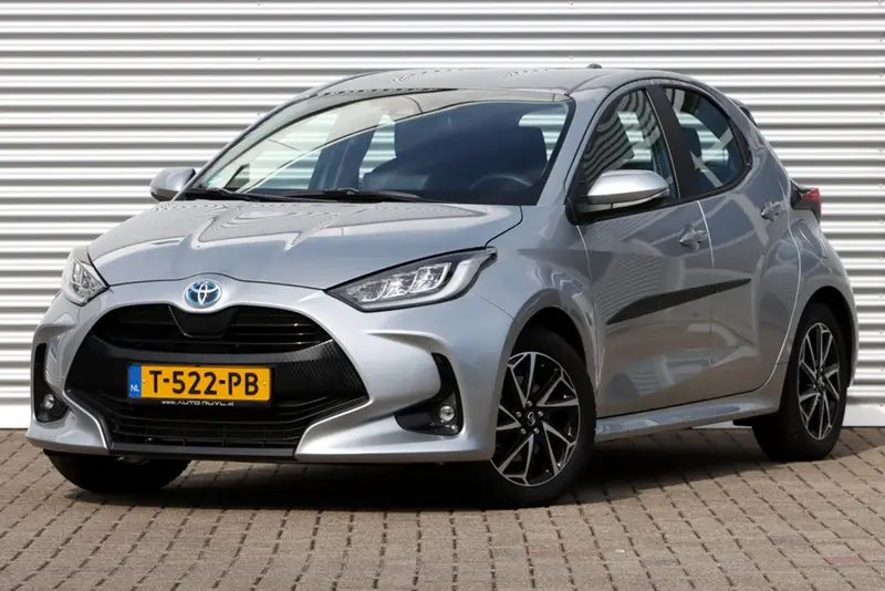 Toyota Yaris 1.5 Hybrid Dynamic Carplay / Camera 11.668Km ! 2023 leasen bij DreamLease: foto 1