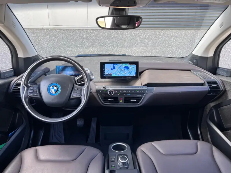 BMW i3 S /184pk*Unique Forever*120Ah 42 kWh/Leder/99%/H-Kardon/2xAdaptive/Sunroof/Carplay/W-pomp 2022 leasen bij DreamLease: foto 2