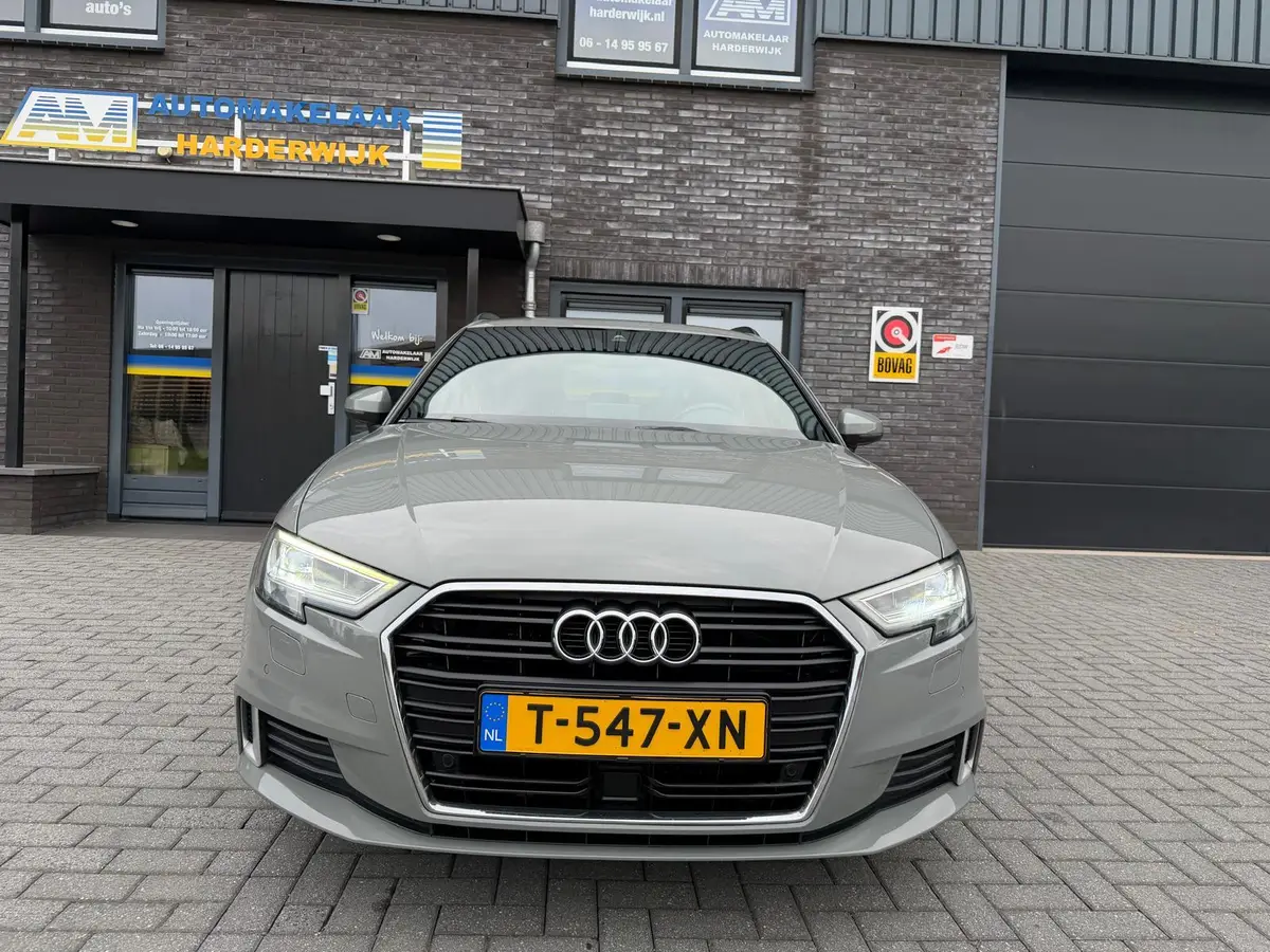 Audi A3 Sportback 30 TFSI Advance Sport: foto 2