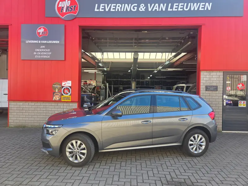 Škoda Kamiq 1.5 TSI Automaat/ Wegklapbare trekhaak/ Android auto- Apple carplay/ Parkeersesnoren achter/ Rijklaarprijs! 2022 leasen bij DreamLease: foto 1