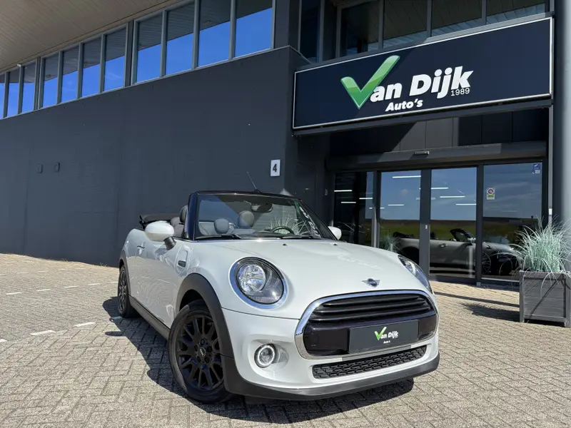 MINI Cooper Cabrio 1.5 Chili 2021 leasen bij DreamLease: foto 1