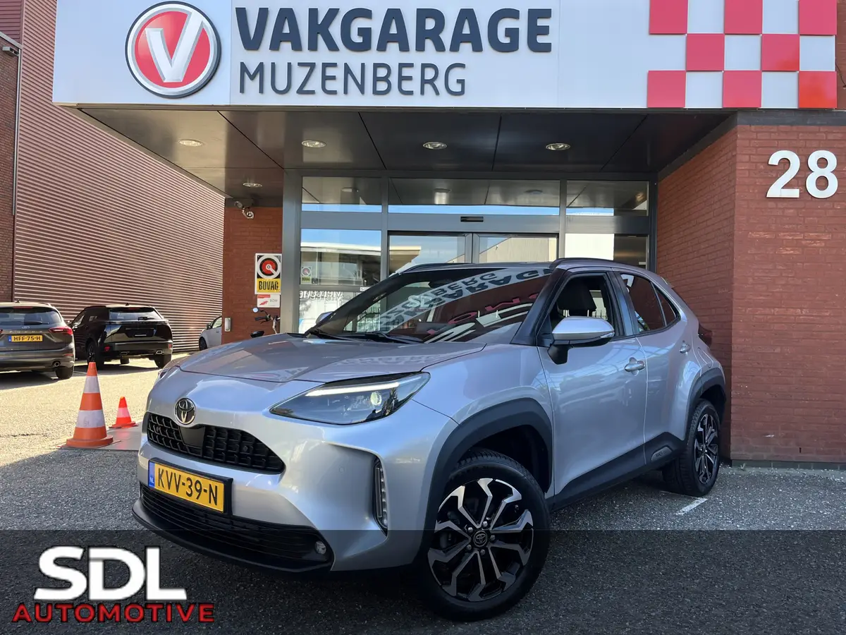 Toyota Yaris Cross 1.5 Hybrid 115 First Edition // ADAPT. CRUISE // KEYLESS // APPLE-ANDROID AUTO // CAMERA+SENSOREN // STOEL + STUUR VERWARMING //: foto 1