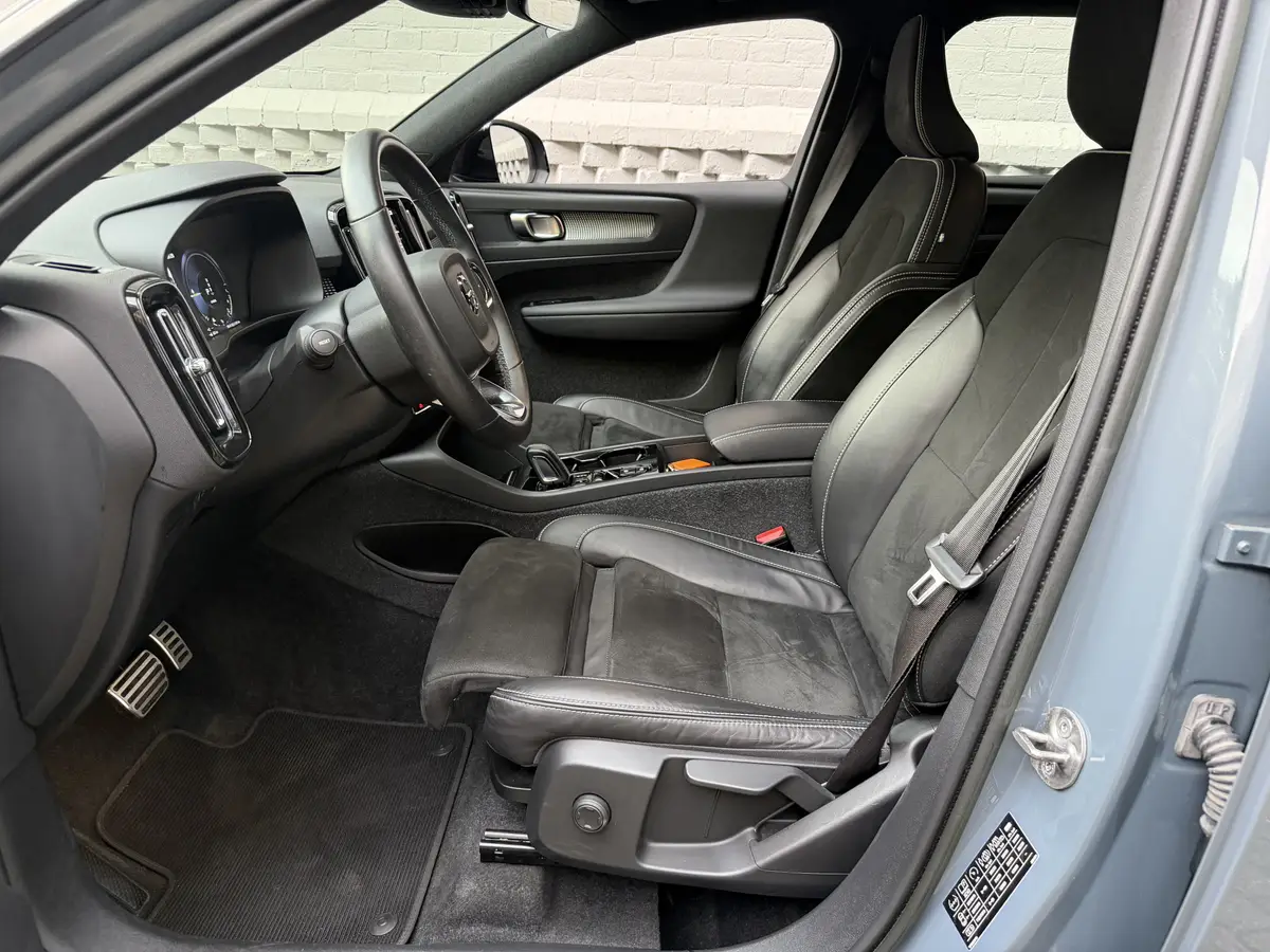 Volvo XC40 1.5 T5 Recharge R-Design Leer/alcantara bekleding/Carplay: foto 2