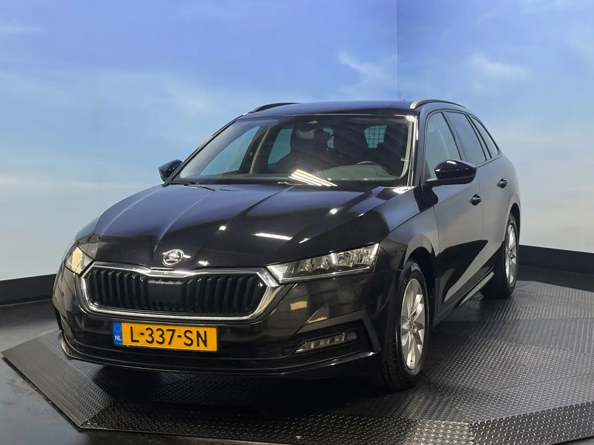 Škoda Octavia Combi 1.5 e-TSI Business Edition Navi | Trekhaak|Clima | Cruise | PDC | Camera: foto 2
