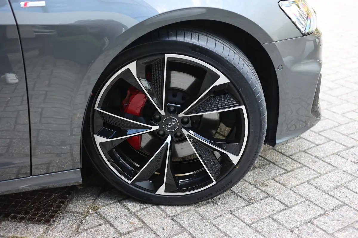Audi A6 Avant 55 TFSIe Competition: foto 2
