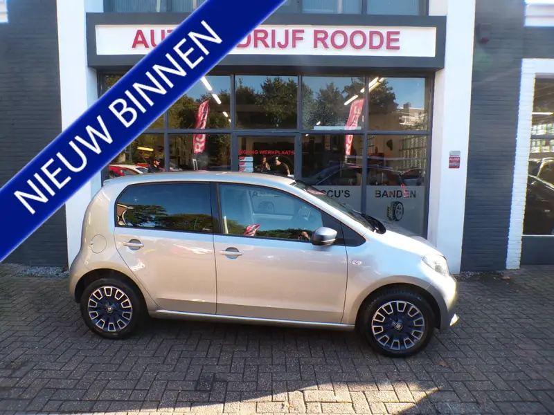 SEAT Mii 1.0 5-Drs Sport Connect 2016 leasen bij DreamLease: foto 1
