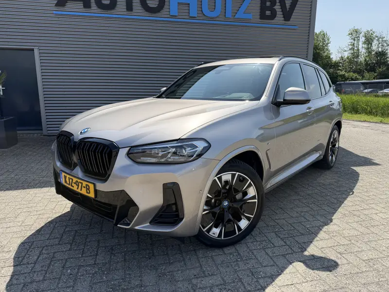 BMW iX3 High Executive 80 kWh SOH 100% M Sport Panoramadak Trekhaak Leder Harman-Kardon 20 inch 360 Camera Camera 2022 leasen bij DreamLease: foto 2