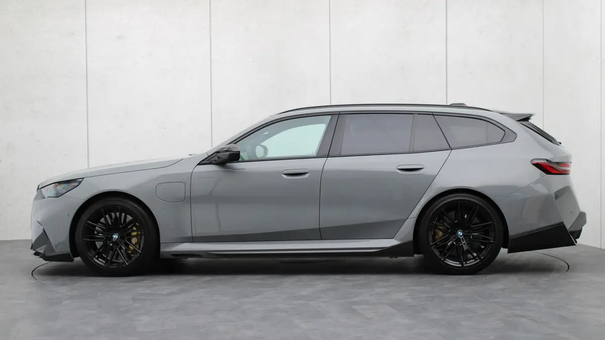 BMW M5 Touring M Performance: foto 2