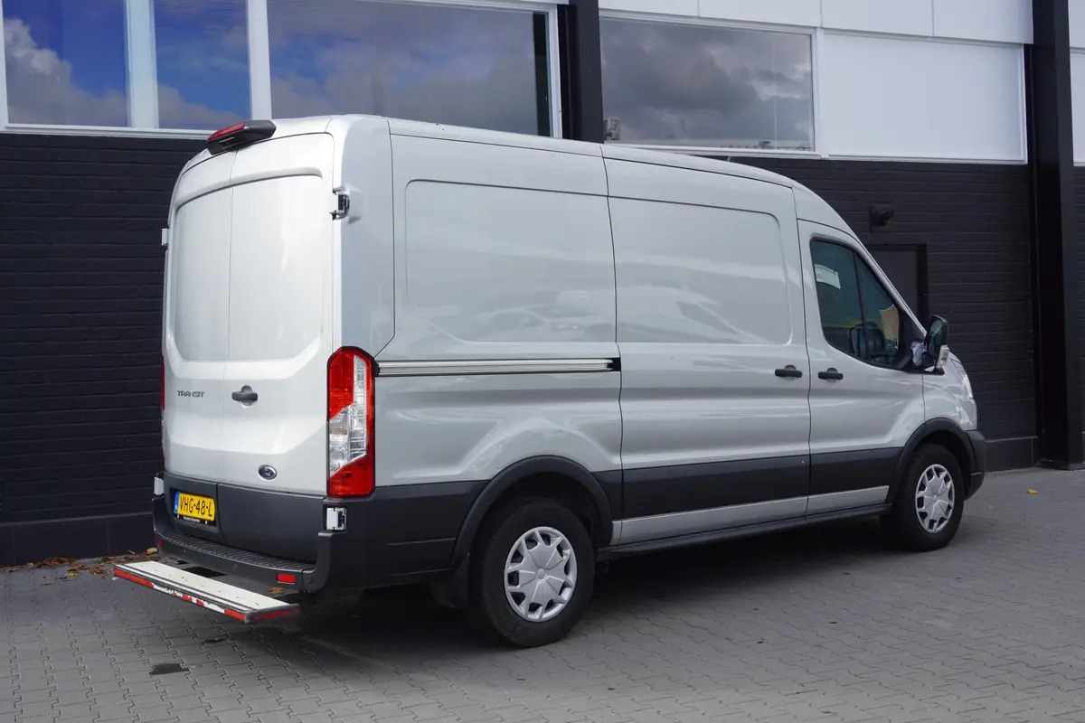 Ford Transit 2.0 TDCI 130PK L2H2 AUTOMAAT EURO 6: foto 2