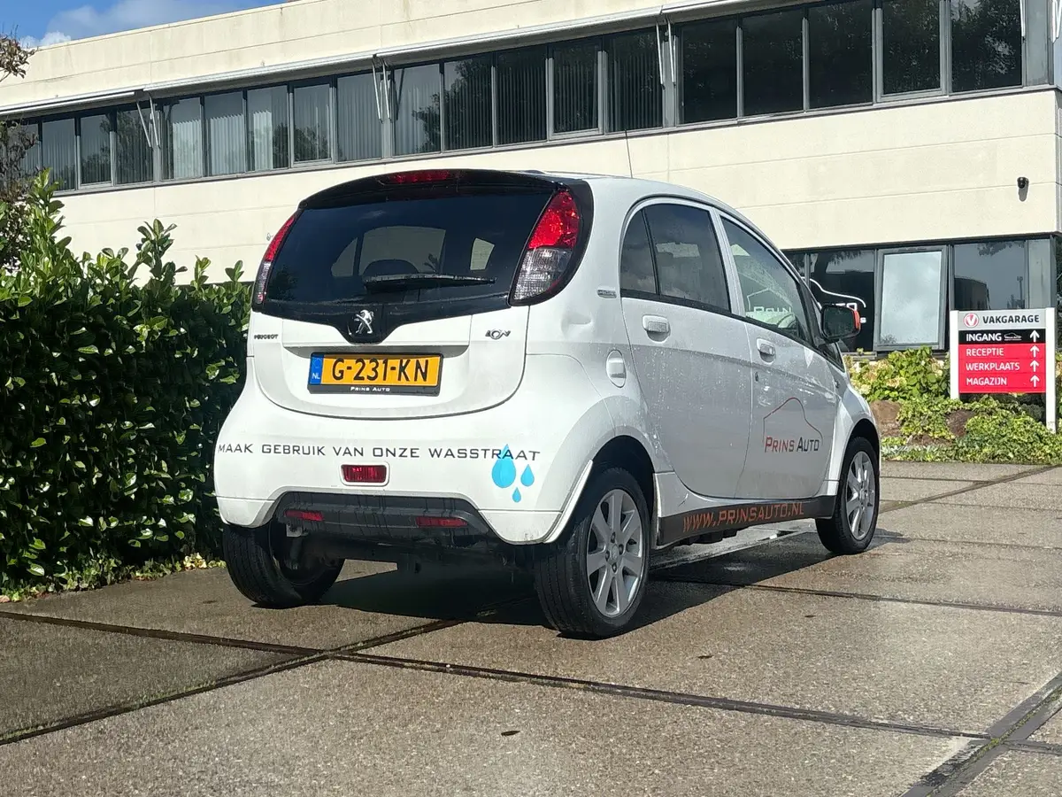 Peugeot iOn Active: foto 2