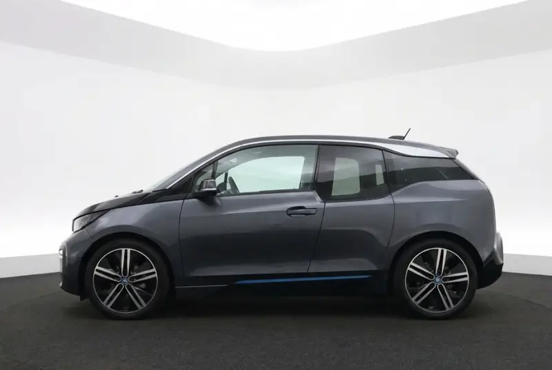 BMW i3 Executive Edition 120Ah 42 kWh l SOH 98% l Panoramadak | Harman Kardon | Adaptive Cruise 2020 leasen bij DreamLease: foto 2