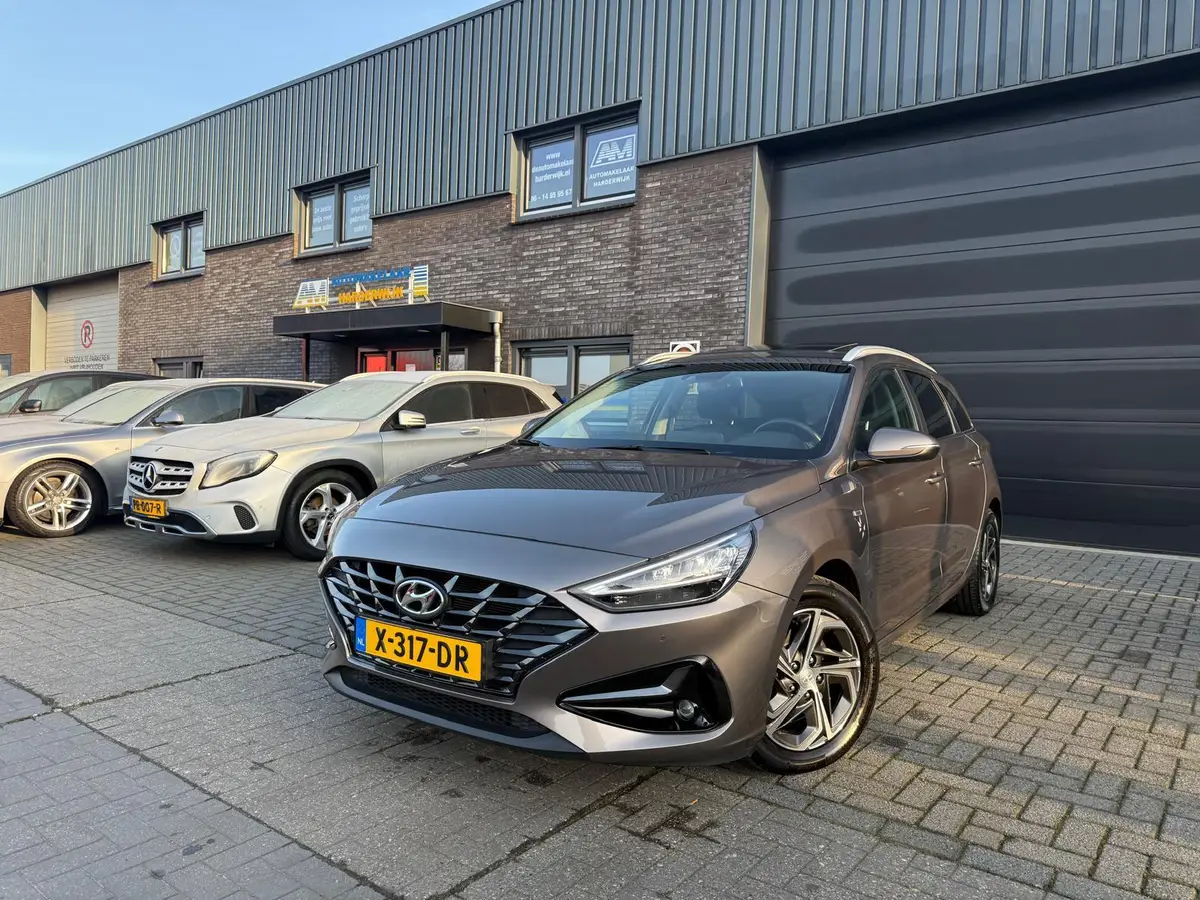 Hyundai i30 Wagon 1.5 T-GDi MHEV Premium: foto 2