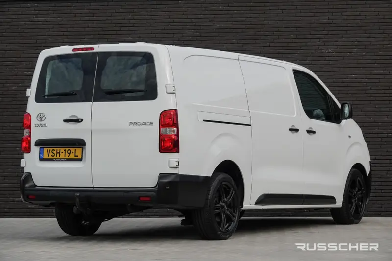 Toyota ProAce Worker 2.0 D-4D 122Pk | Long | Stoel-Bank | Black Line | 360° Camera | Trekhaak | 18'' 2021 leasen bij DreamLease: foto 2