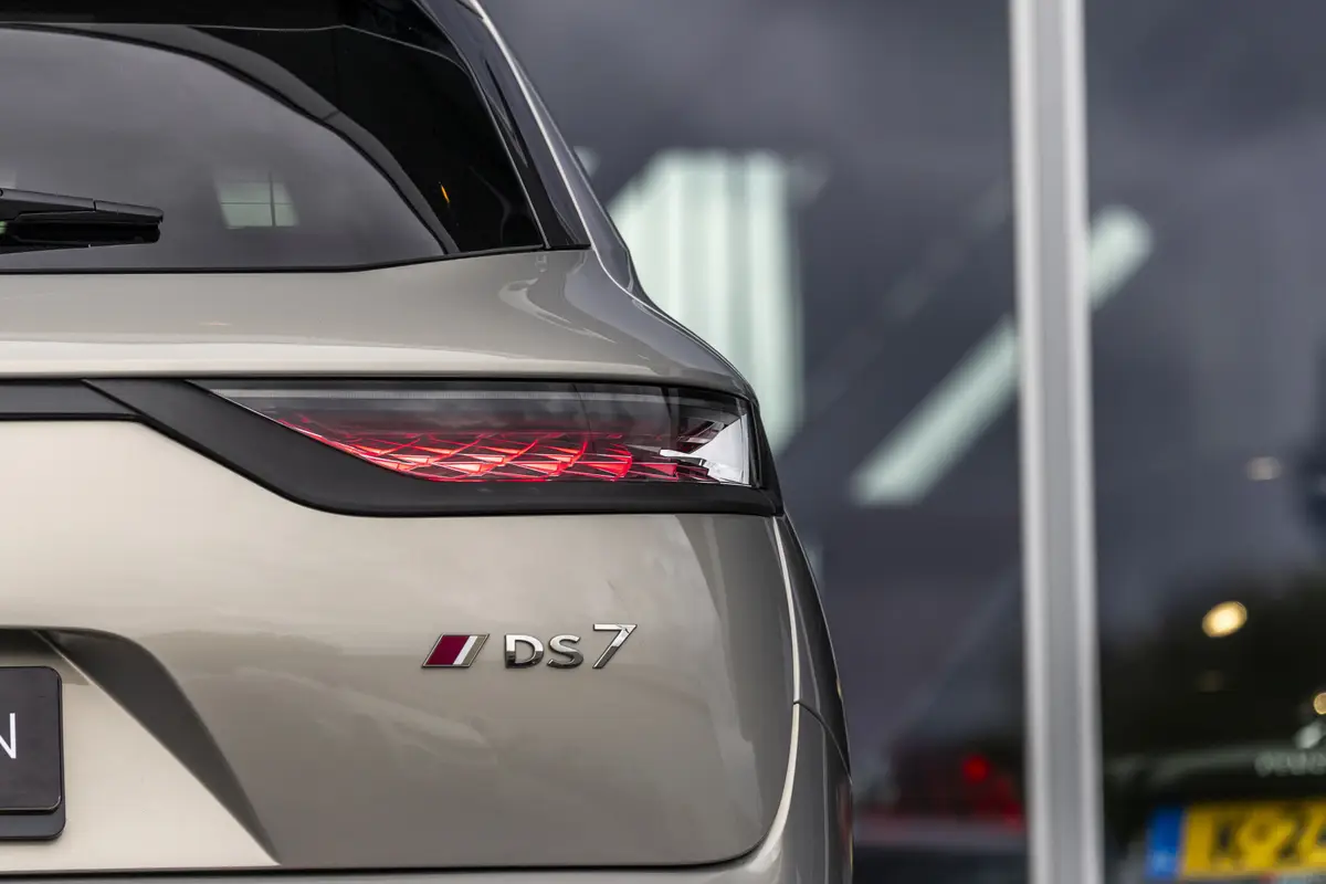 DS DS 7 Crossback E-Tense Performance Line: foto 39