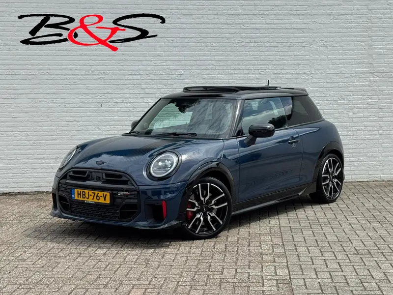 MINI Cooper Mini 2.0 JCW John Works XL 231pk Adaptive cruise Climate Cruise Pano 360 camera Carplay Stoel-/stuurverwarming 2025 leasen bij DreamLease: foto 1