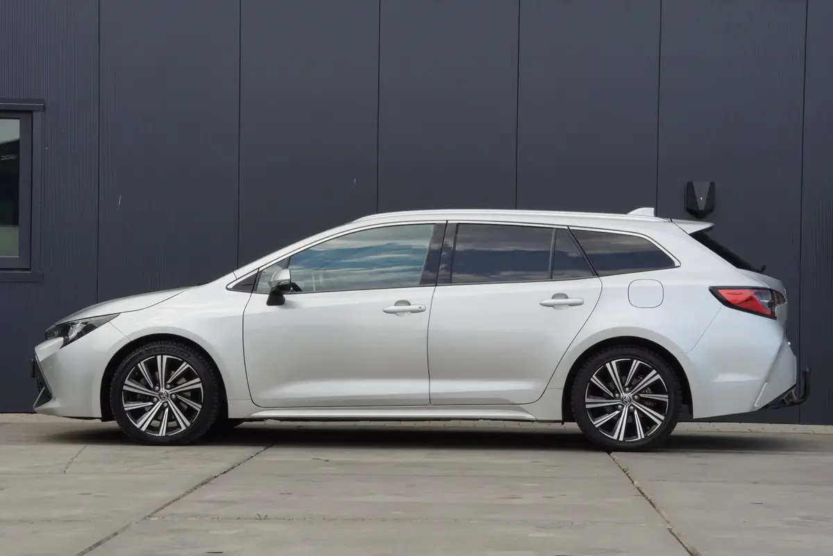 Toyota Corolla Touring Sports 2.0 Hybrid Dynamic|Automaat|zuinig rijden|CarPlay|Navigatie|Trekhaak|Stoelverwarming|Climate control: foto 2