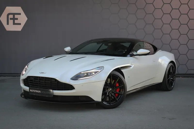 Aston Martin DB11 5.2 V12 | B&O 3D AUDIO | MORNING FROST PEARL METALLIC AML SPECIAL PAINT | SUÉDE HEMELBEKLEDING | STOELKOELING/VERWARMING | 2017 leasen bij DreamLease: foto 1