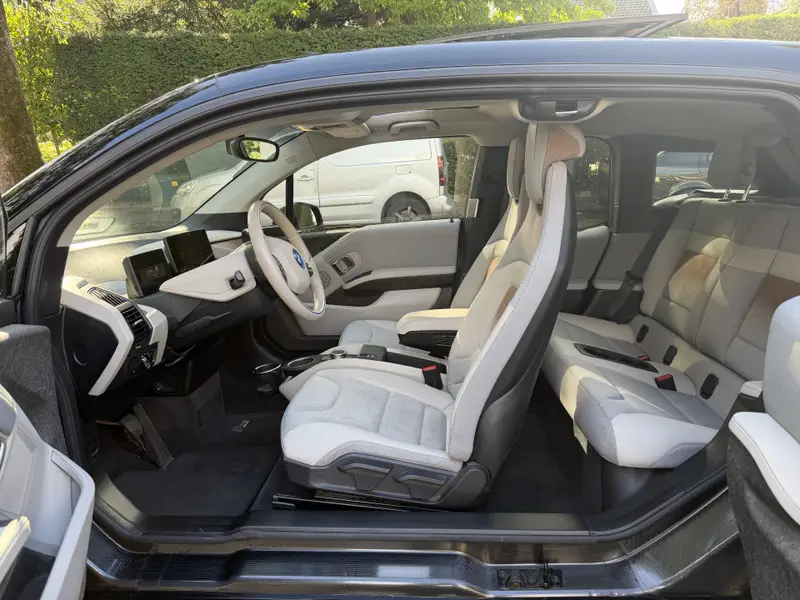 BMW i3 S Business Edition 120Ah 42 kWh Panoramadak Warmtepomp SOH 98% 2021 leasen bij DreamLease: foto 2