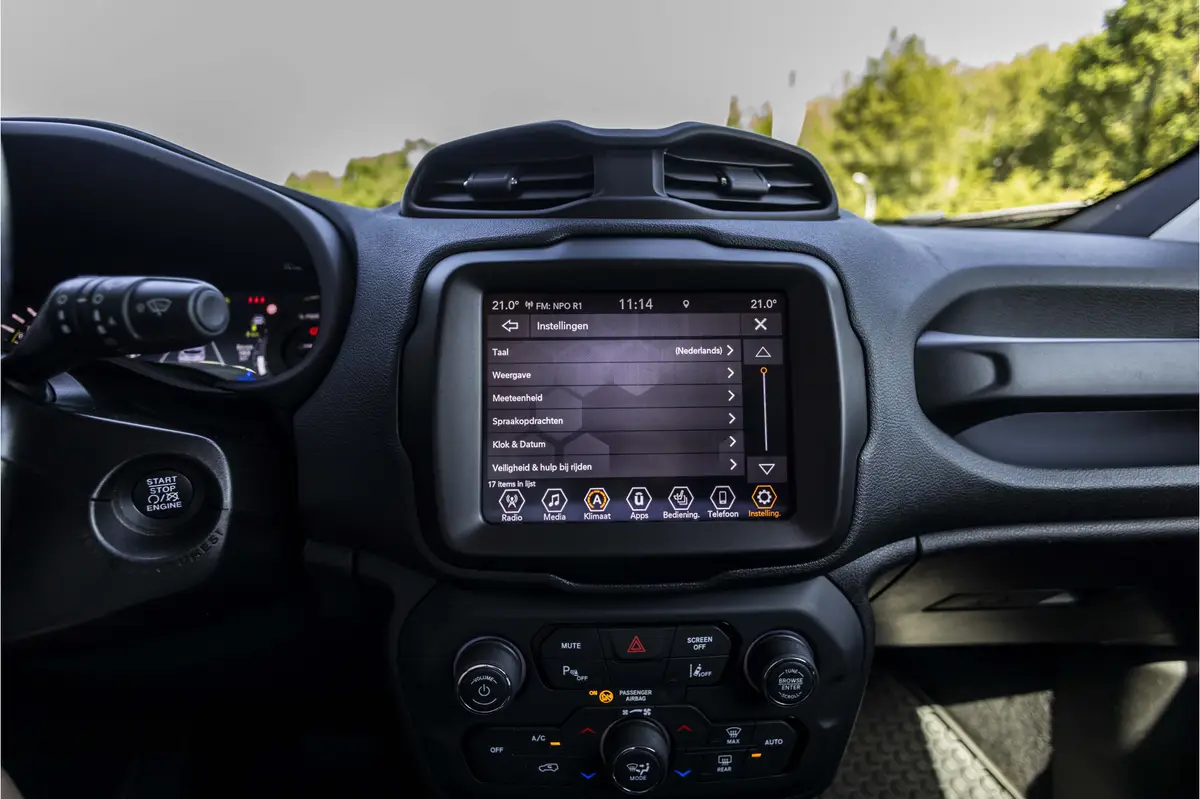 Jeep Renegade 4xe 240 Plug-in Hybrid Electric Limited Lease Ed.: foto 36