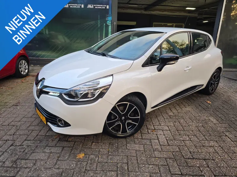 Renault Clio 0.9 TCe Expression 2014 leasen bij DreamLease: foto 1