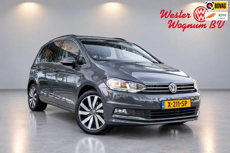 Volkswagen Touran 1.5 TSI Highline 7p | Autom. | PDC | Cruise | Trekhaak | LMV | Climate | 2020 leasen bij DreamLease: foto 1