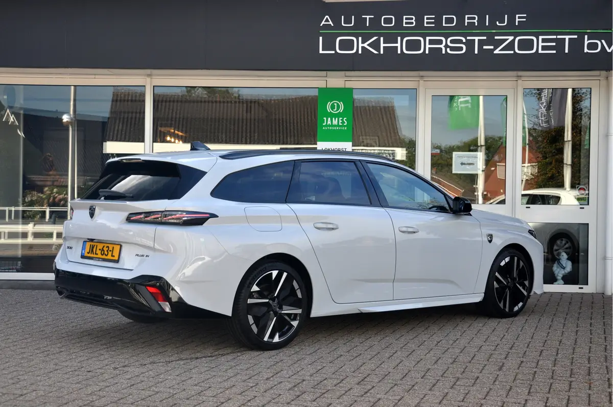 Peugeot 308 SW 1.6 Plug-in Hybrid 195 GT: foto 2