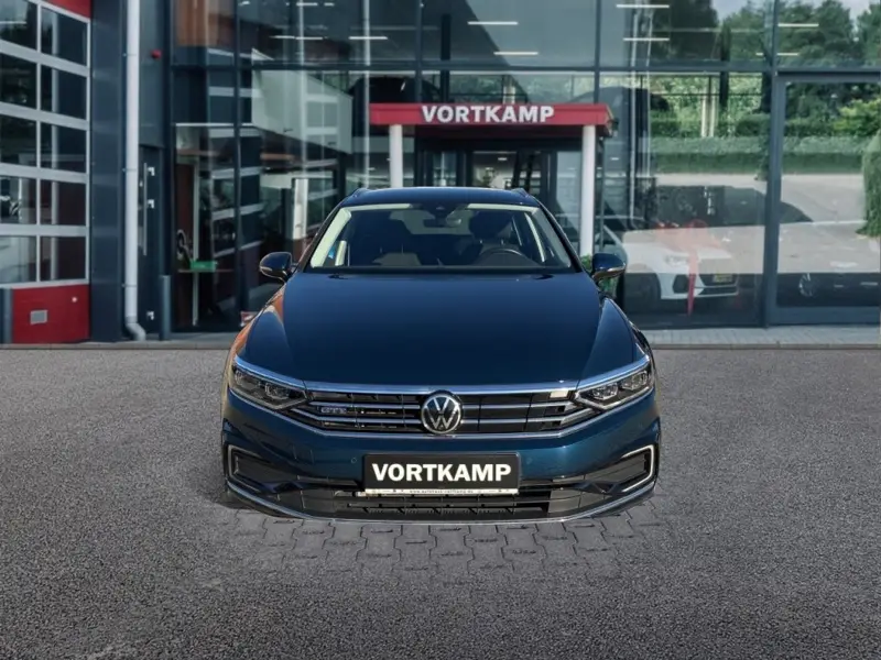 Volkswagen Passat Variant 1.4 TSI GTE ZWENK.TREKHAAK/ACC/CARPLAY/E-KLEP/STOELVERW V+A/ 2021 leasen bij DreamLease: foto 2