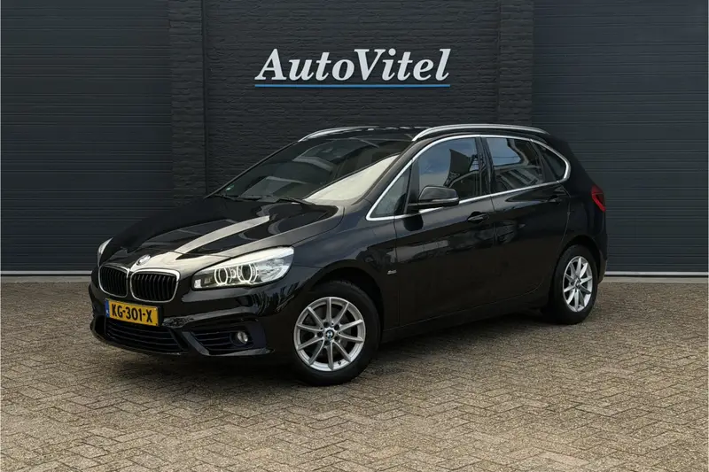 BMW 2 Serie Active Tourer 220d Sportline | Trekhaak | Harman Kardon | Sportstoel | 2016 leasen bij DreamLease: foto 1