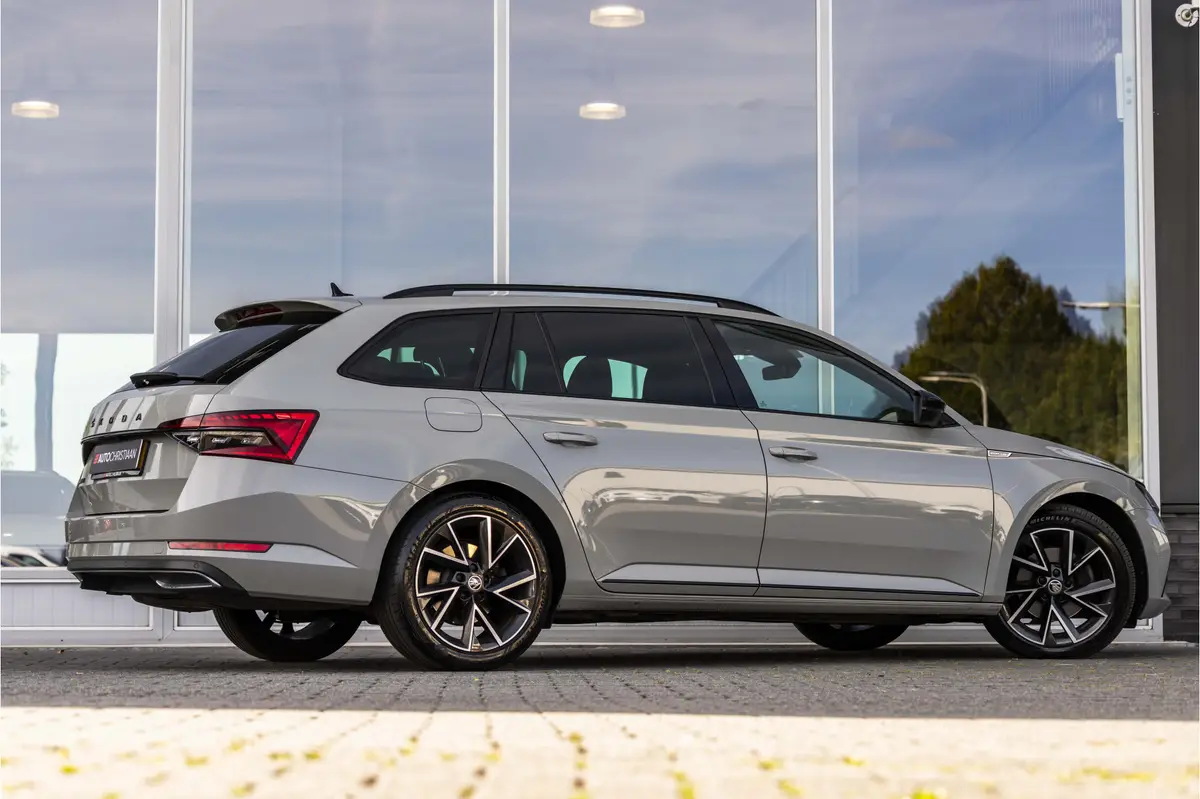 Škoda Superb Combi 1.5 TSI ACT Sportline: foto 2