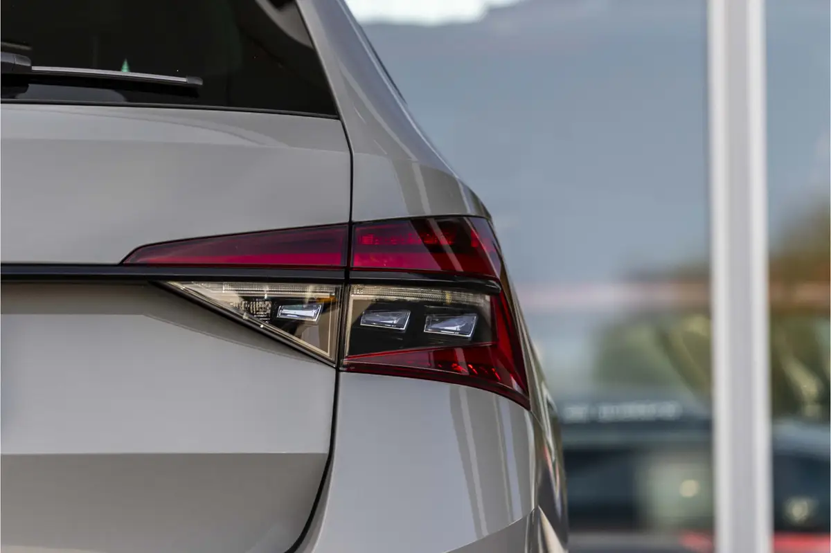 Škoda Superb Combi 1.5 TSI ACT Sportline: foto 46