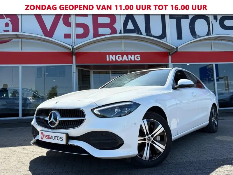 Mercedes-Benz C-Klasse 300E PLUG IN HYBRIDE EL. MEMORY STOEL 360CAMERA CARPLAY EL.TREKHAAK 2024 leasen bij DreamLease: foto 1
