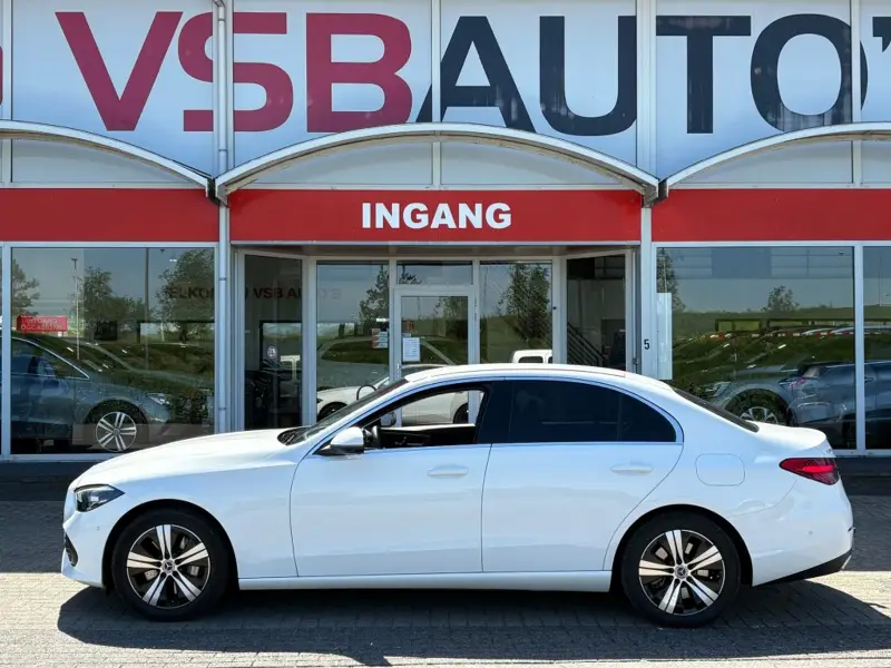 Mercedes-Benz C-Klasse 300E PLUG IN HYBRIDE EL. MEMORY STOEL 360CAMERA CARPLAY EL.TREKHAAK 2024 leasen bij DreamLease: foto 2