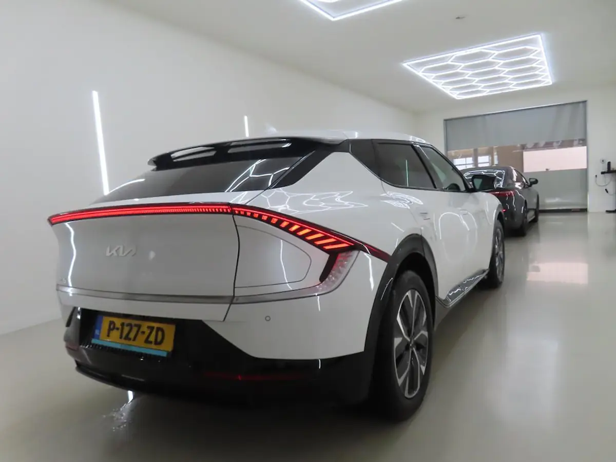 Kia EV6 Plus 77.4 kWh: foto 2