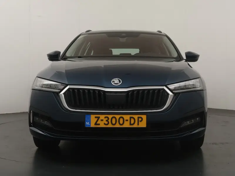 Škoda Octavia Combi 1.0 e-TSi Ambition Mild Hybrid Automaat 2024 leasen bij DreamLease: foto 2
